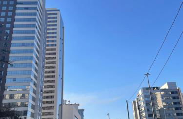 Quarto com cama de casal bem aconchegante - Foto 7