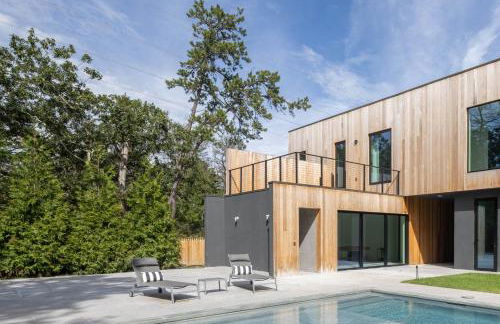 Blue Jay Villa by Rove Travel - Luxe Home with Pool - Foto 32