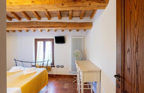 Apartment in a farmhouse with 2 swimming pools - Photo 23