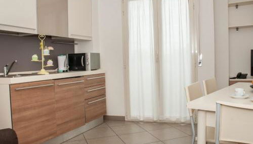 Residence Art - Photo 3