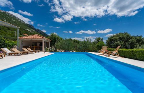 VILLA BEYBE with Jacuzzi, large private pool 50m2, BBQ,free WIFI, 3 bedrooms - Foto 34
