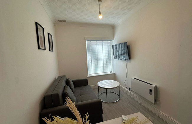 Stylish 1 Bedroom Flat Near Bridgend Town Centre - Foto 6