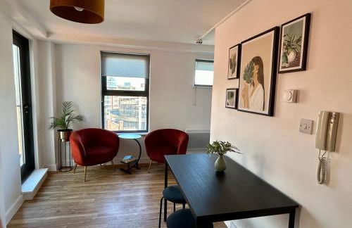 City Centre 2 bed apartment with a balcony - Foto 5