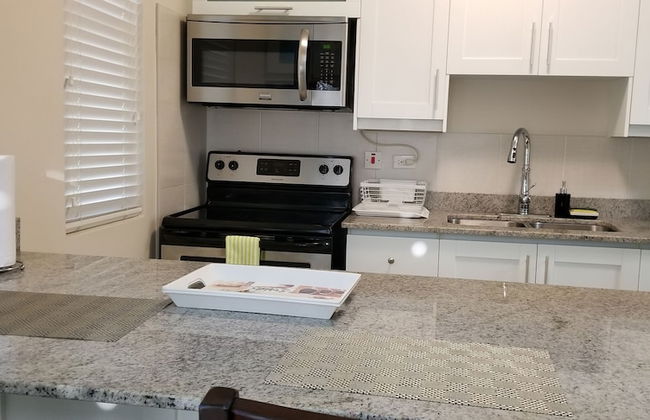 New Kingston Guest Apartment at Eight - Foto 6