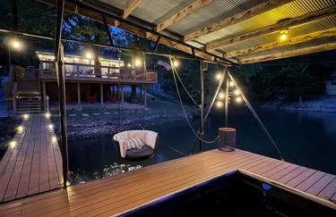 Lakefront Cottage in Secluded Cove - Foto 14