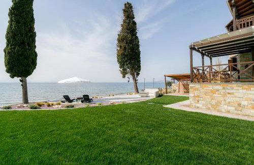 Mermaid Beachfront Villa - Photo 16