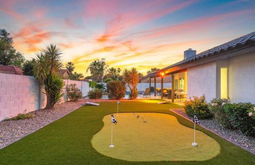 Modern Escape with Pool Ping Pong & Putting Green - Foto 5