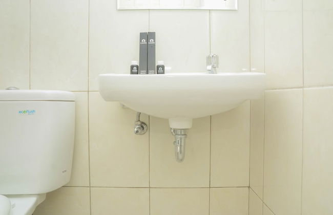 Comfy 2BR Apartment @ Springlake Summarecon - Foto 17