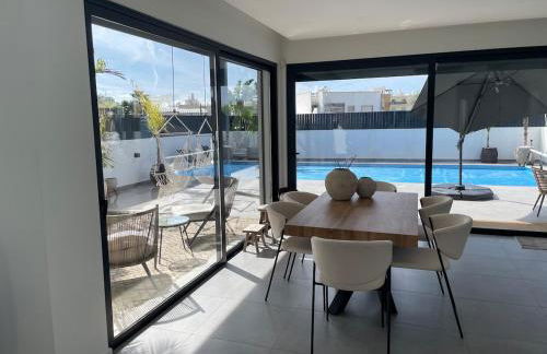 Villa R&M with Pool and Jacuzzi - Photo 39