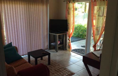 Mediteranean style Ohana Rental / Garden Bungalow in Pahoa - Photo 7