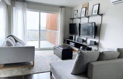 Lakeview Home by Lightrail Downtown & Airport - Foto 23