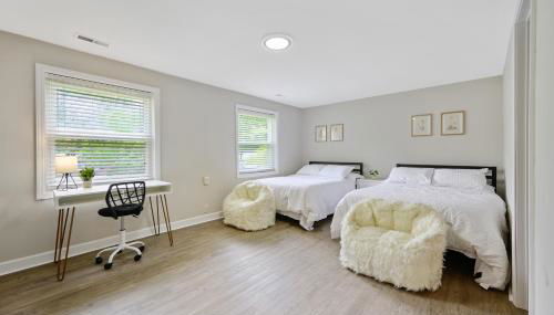 NEW Renovated 4BR Games Big Backyard Deck - Foto 3