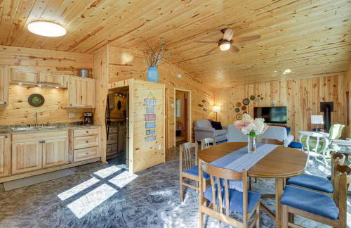 Lakefront Paradise with Private Boat Dock and Patio - Foto 2