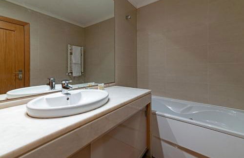 Bafureira Cascais Apartment; Condomínio privado com piscina - Foto 15