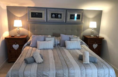 HOUSE WITH AMAZING VIEWS , OVERLOOKING THE FESTIVAL TOWN OF SITGES - Foto 12