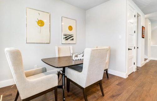 Downtown home with WiFi, central AC, furnished rooftop deck, and full kitchen - Foto 9