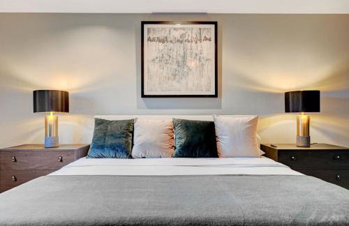 Gorgeous 6BR with Pool and Spa - Photo 26