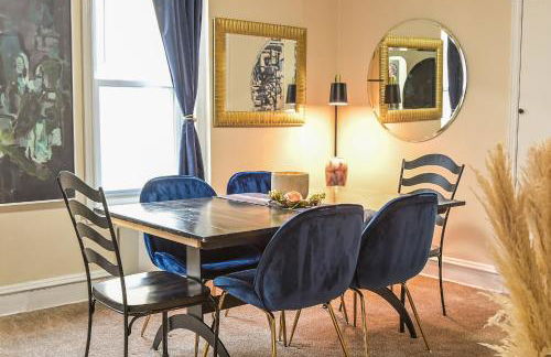 Chic 4BR Dwelling with Backyard in Philadelphia - Foto 10