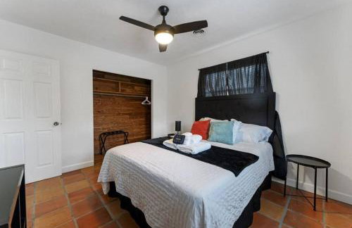 Grotto Pool House, 3 bed, 2 bath, IMG 3 miles, AMI - Foto 23