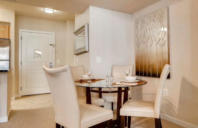 Bluebird Suites in Crystal City - Photo 13