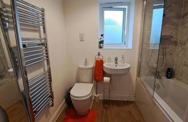 Kent Sittingbourne Entire Home Close to the Beach - Photo 12