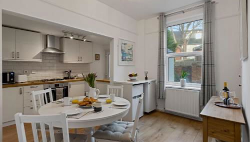 Exeter Station House - Short Stays UK Ltd - Foto 3, stove, dishwasher, toaster
