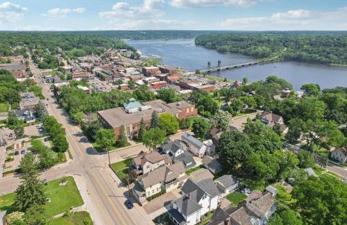 NEW! Heritage Retreat in the heart of Stillwater - Foto 32