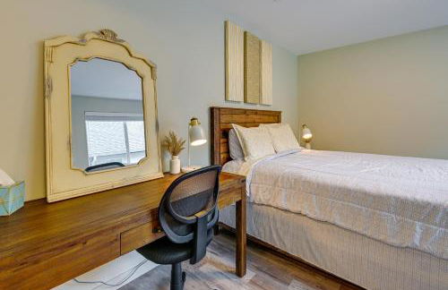 Easy Commuting! Modern SeaTac Unit with Fireplace - Foto 16