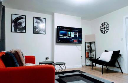 Modern 3 Bed House with Parking for Families and Contractors - Foto 18