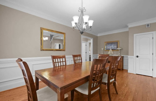 Sleeps 22, Lakefront w/ Private Dock & Pool, 2 Houses Lake Living by Avantstay - Foto 18