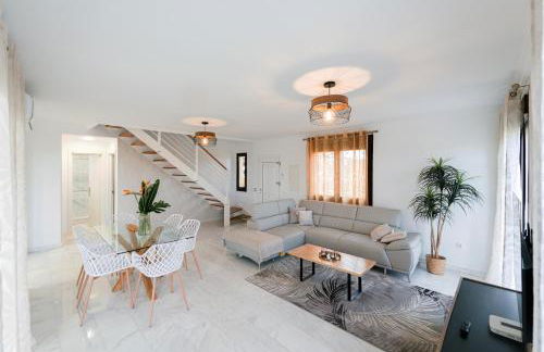 VILLA WITH 4 BEDROOMS AND PRIVATE HEATED POOL - Foto 40