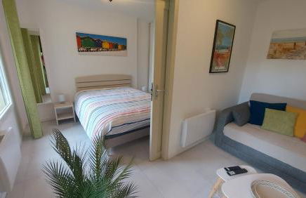 T2, 50m du lac, PISCINE, WIFI, jardin terrasse sans vis-à-vis, 1 à 4 pers - Foto 7