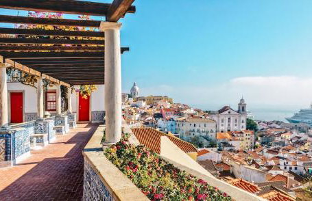 Alfama with Private Patio & Barbecue - Foto 29