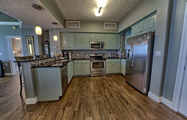 Pleasant Oceanfront Condo with Large Balcony and Beach Access - Unit 1605 by RedAwning - Foto 11