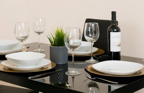 3 Beds 2BR Apartment BHX City Centre NEC Solihull Ideal for Contractors & Insurance - Foto 1