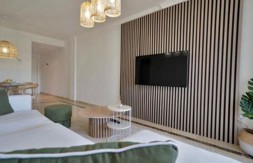 Palm Beach Residency - Beachside with Free Parking - Photo 8