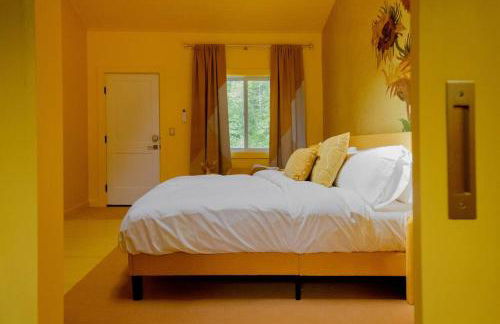 The Norsdale plus CMYK Motel on 10 acres in Phoenicia - Foto 46