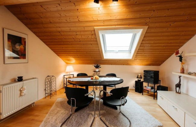 Chic Holiday Apartment - Photo 10