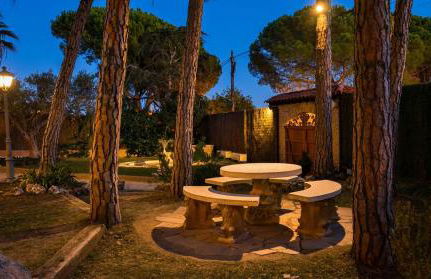 Villa Sitges El Ranch Amaizing Outdoor Areas Beaches at 5 minutes walk Sitges at 15 min drive AC Pool Jacuzzi & Garden XXL - Photo 40