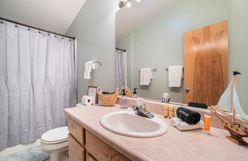 Tranquil 5-BR Lake House Near Duck Lake TC ➠7570 - Foto 11