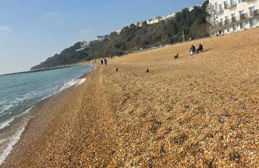 Spacious - Free Parking - Sleeps 6 - M20-FolkestoneCentralStation - Foto 39