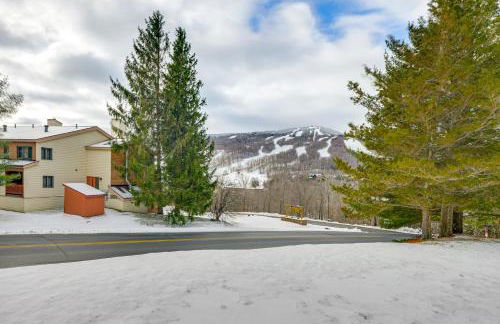 Walk to Mount Snow Resort Unit with Pool and Hot Tubs - Foto 24