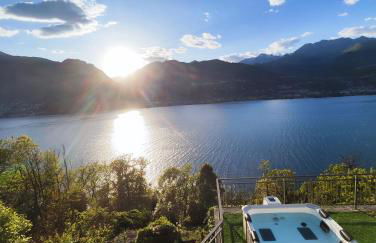 LAGUNA BLU - Villa da sogno con idromassaggio panoramico sul Lago di Como - Foto 1