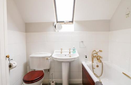 The Farmhouse - Photo 24