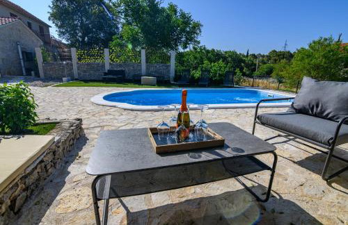 Kameni dvori - Photo 47