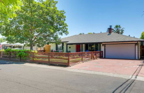 Family Home with Pool about 7 Mi to Downtown Sacramento! - Foto 36
