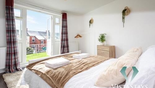 Spacious 5BDR House By Vista Stays Short Lets & Serviced Accommodation Manchester With Free WiFi, Parking & Netflix - Foto 4