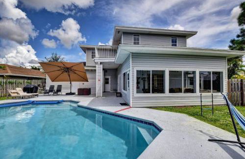 5 BR Mansion with Pool and non-heated Jacuzzi Games in Boynton Beach - Photo 23
