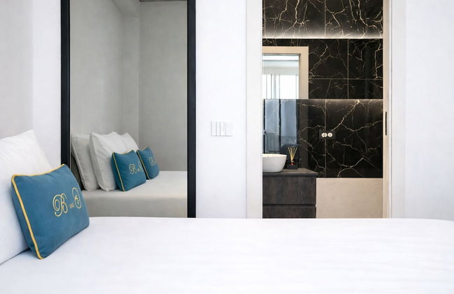 B and G Boutique apt.-heart of Milano- Design District - Photo 46