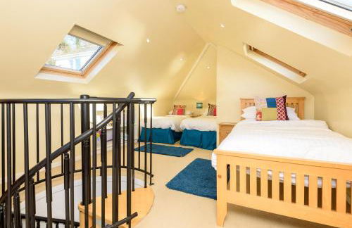 Beach Front House with Stunning Sea Views and Free Parking - Foto 15